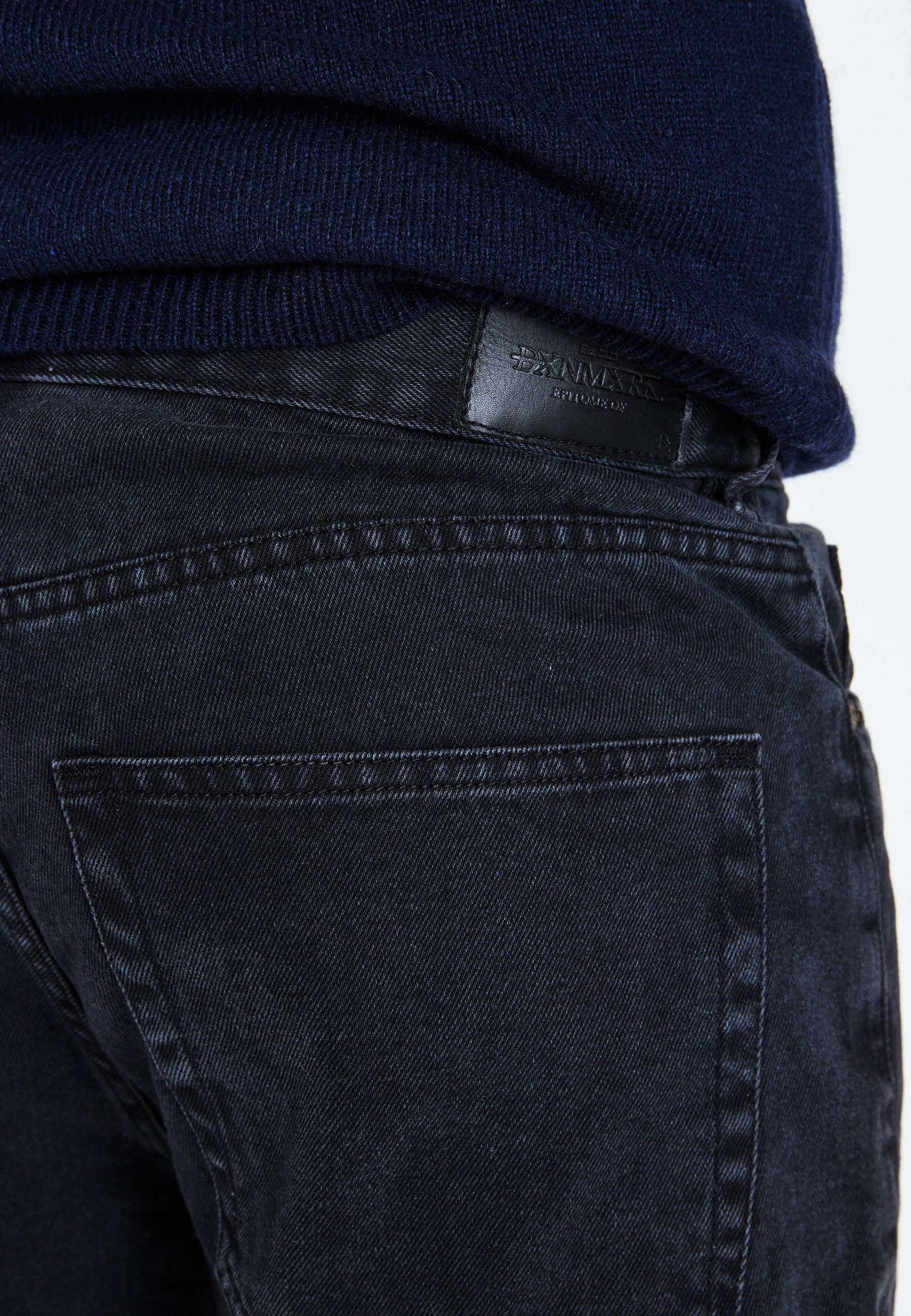 DXNMXRK. DX-Eamon Outlet Black