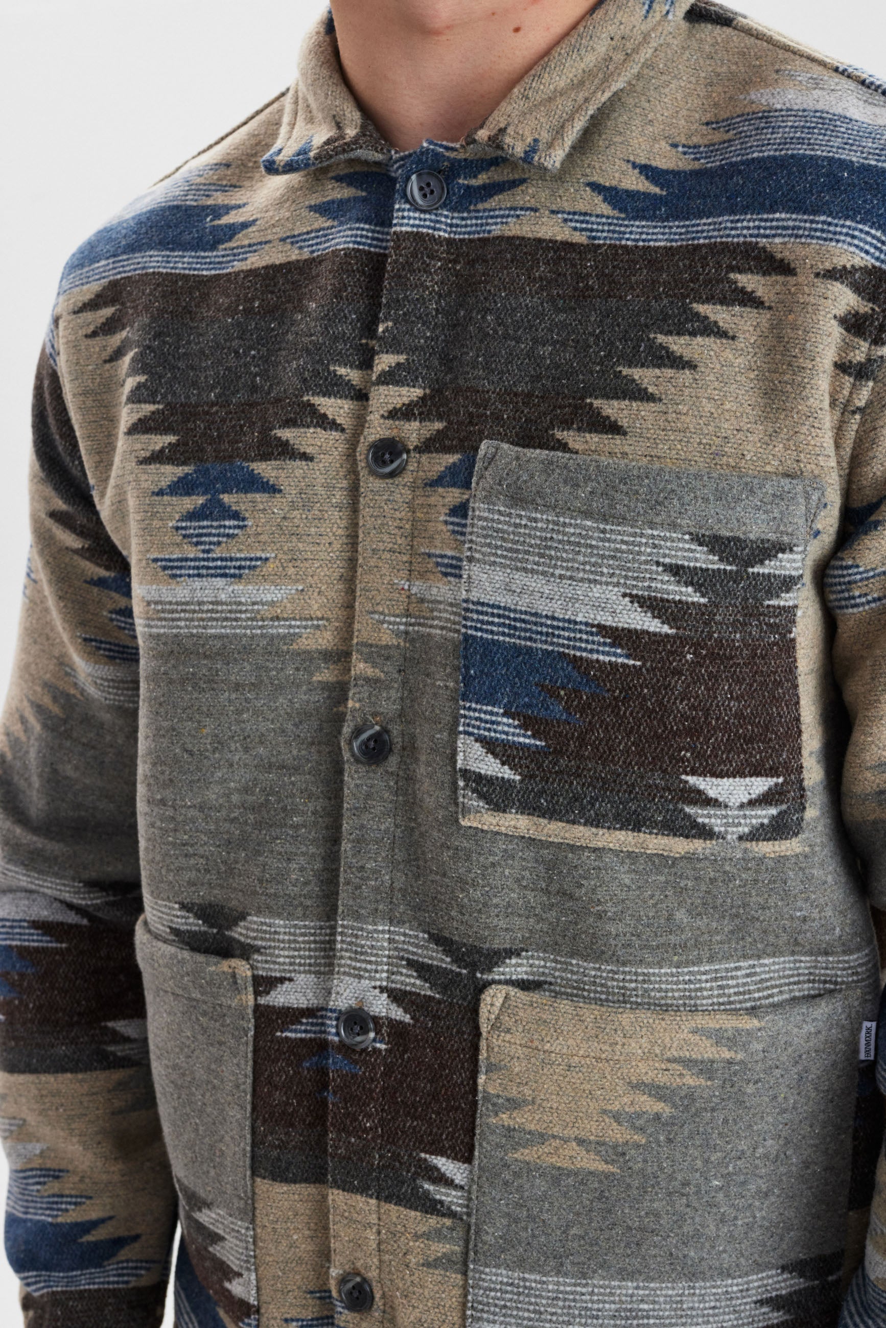 DXNMXRK. DX-Esger Outlet Grey