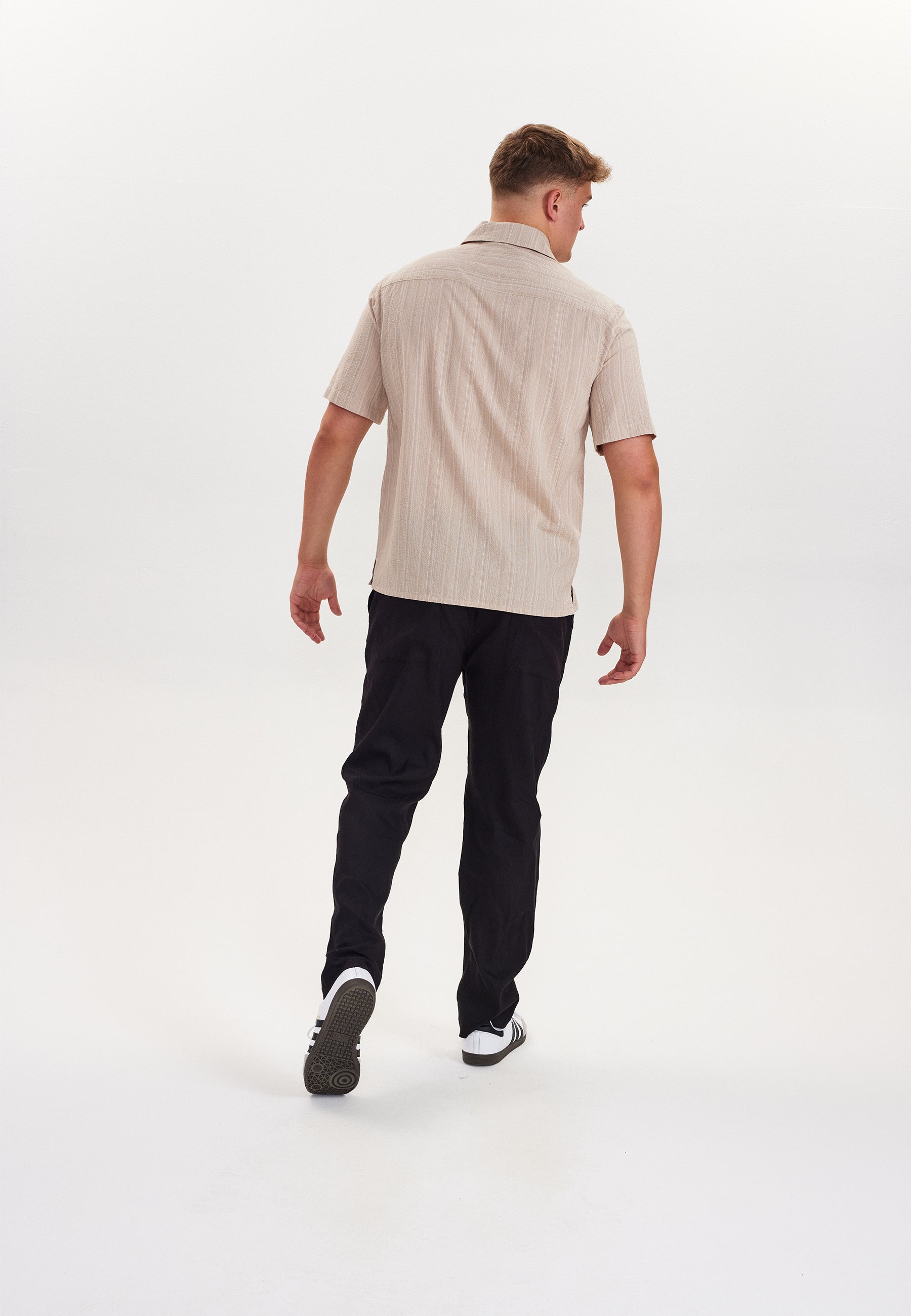 DXNMXRK. DXfady Outlet Sand